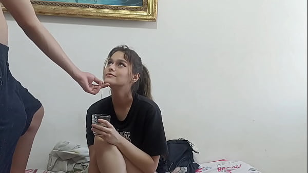 مص عميق – بلع القضيب بالكامل